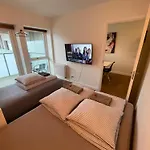Modern With Rooftop, Privat Balcony, & Free Parking,next To Attractions Apart Otel 3*