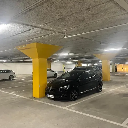 Modern With Rooftop, Privat Balcony, & Free Parking,next To Attractions Apart Otel 3*