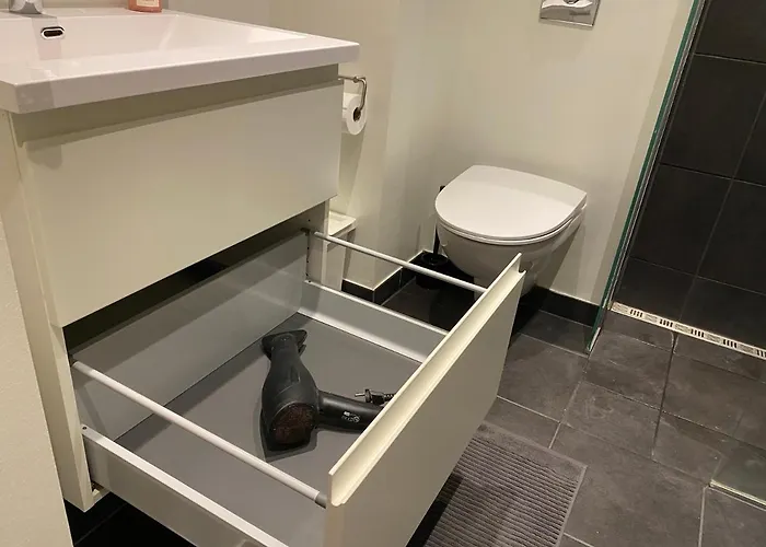 Apartahotel Modern With Rooftop, Privat Balcony, & Free Parking,next To Attractions